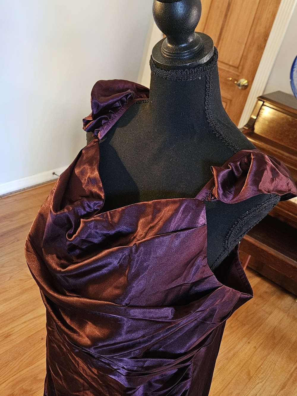 Elegant Women's Satin Evening Dress in Deep Plum
